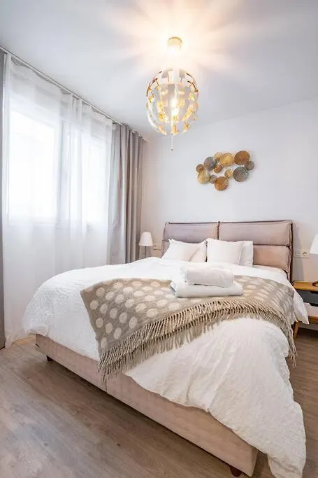Beautiful Rooftop Pool 3Bed Marbella Spain