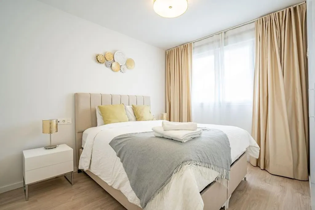 Apartment Beautiful Rooftop Pool 3Bed Marbella Spain