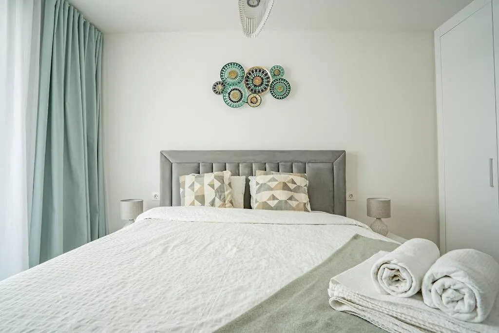 Beautiful Rooftop Pool 3Bed Marbella